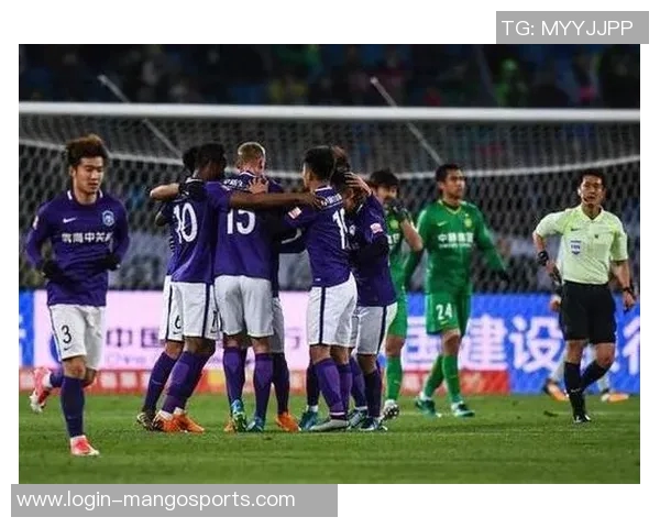 重庆篮球队比赛经验引发热议球迷对战术与表现的争议分析